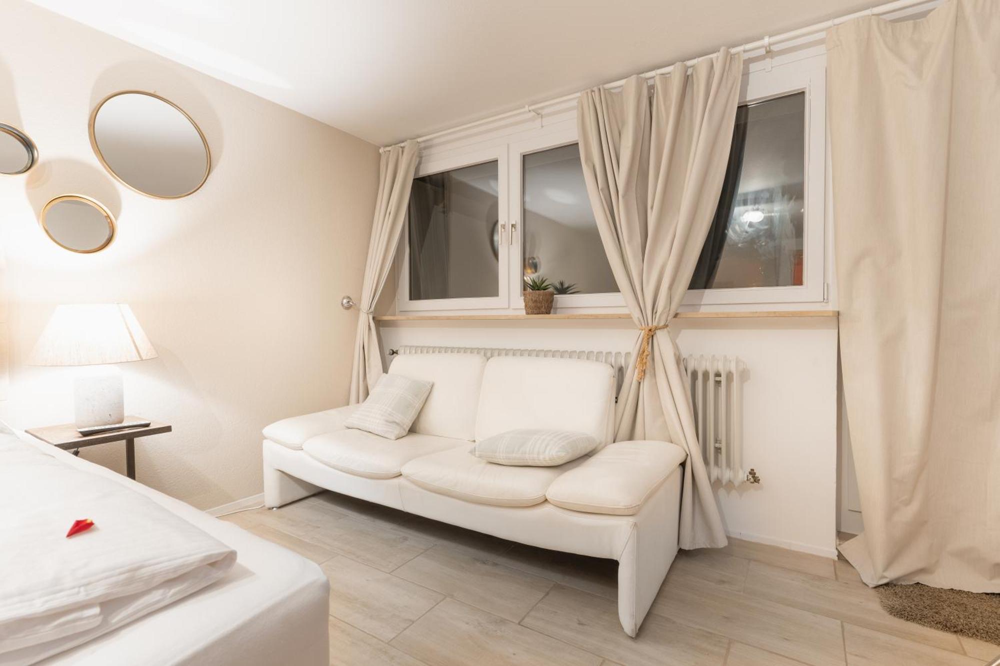 Seeblick-Oase Istayunixi Seenaehe-Sauna-Balkon-Netflix-Parkplatz Ohningen Buitenkant foto