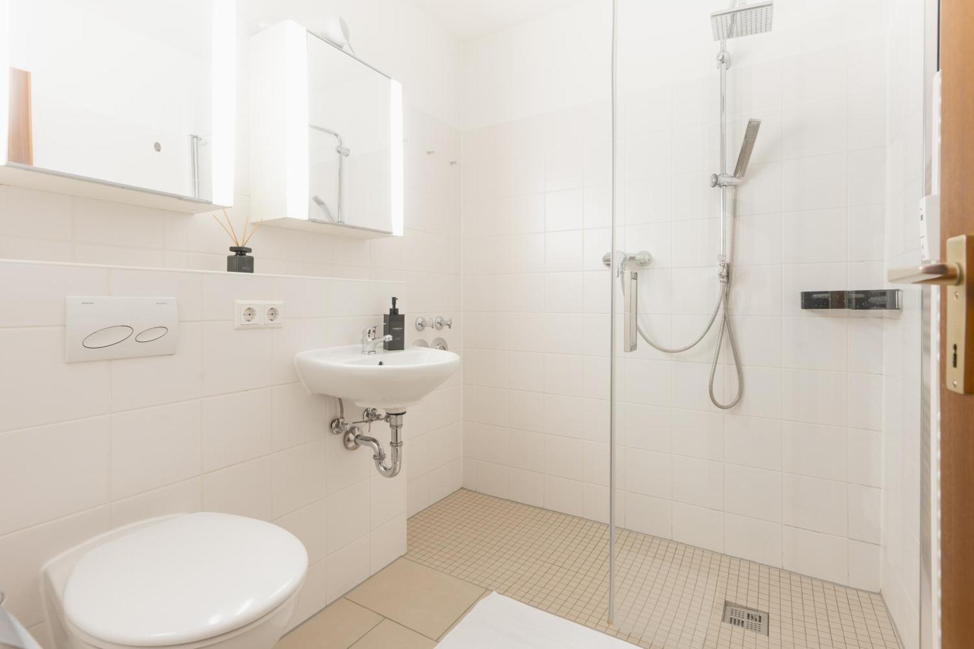 Seeblick-Oase Istayunixi Seenaehe-Sauna-Balkon-Netflix-Parkplatz Ohningen Buitenkant foto